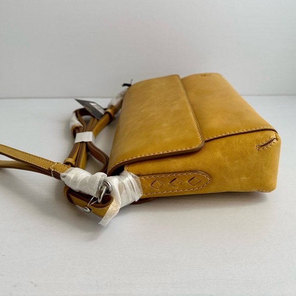 ✨New FRYE Reed Flap Leather Crossbody Bag Sunflower - Picture 3 of 11